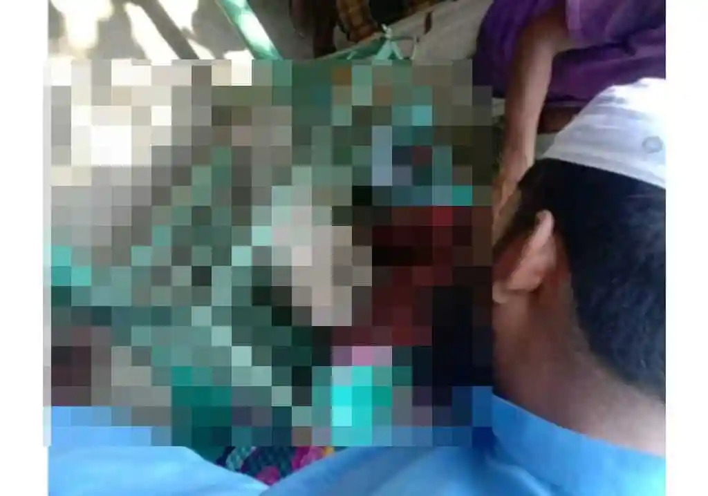 নদী ভাঙনে অক্ষত মরদেহ উদ্ধার, কবর থেকে বের হয়েছে ৮ বছর পুরোনো মরদেহ. Channel i News - চ্যানেল আই নিউজ