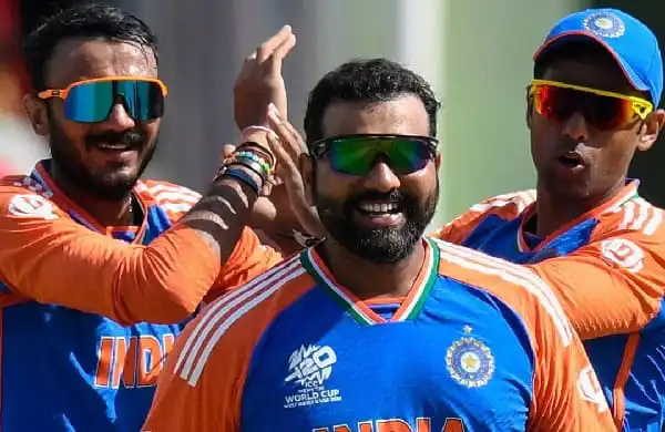 ভারতীয় ক্রিকেটাররা উল্লাসে মেতে উঠেছেন, জয়ের উদযাপন করছেন. Channel i News - চ্যানেল আই নিউজ