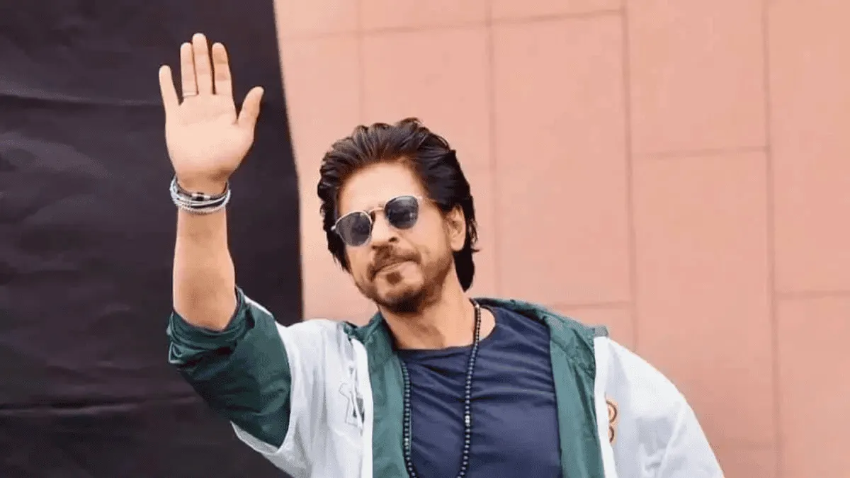 কোন ক্ষোভে নিজেকে আড়াল করেছিলেন শাহরুখ?