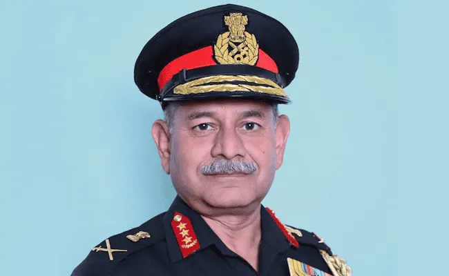 ভারতের নতুন সেনাপ্রধান উপেন্দ্র দ্বিবেদী, সামরিক পোশাক পরিহিত. Channel i News - চ্যানেল আই নিউজ
