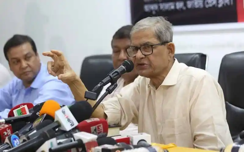 মির্জা ফখরুল সংবাদ সম্মেলনে বক্তব্য দিচ্ছেন. Channel i News - চ্যানেল আই নিউজ