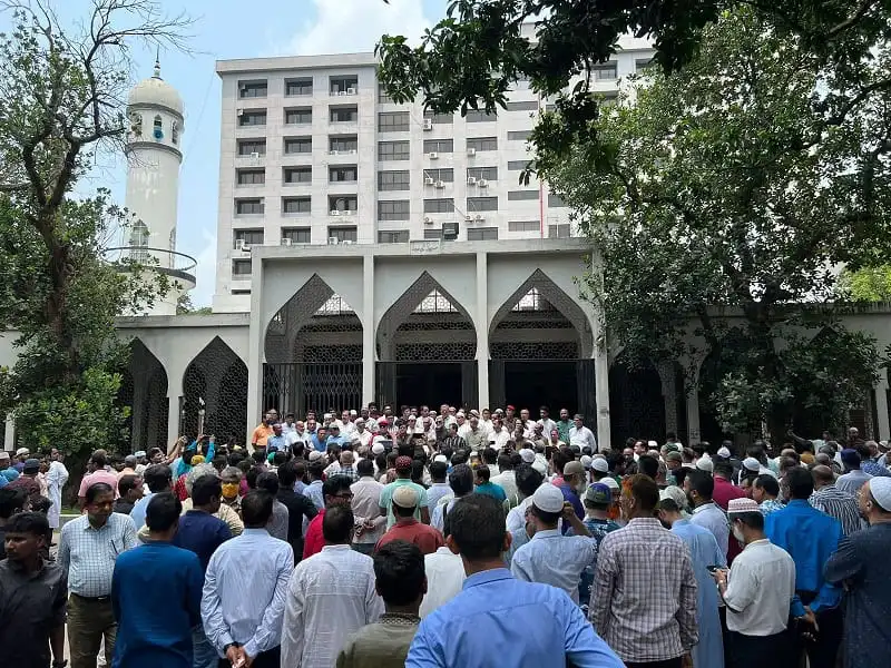 জনসমাগমের ছবি যেখানে অনেক মানুষ একত্রিত হয়েছে. Channel i News - চ্যানেল আই নিউজ