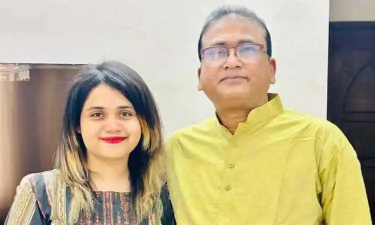 এমপি আনার কন্যা ডরিন ভারতের ভিসা পেয়ে ছবি তুলেছেন. Channel i News - চ্যানেল আই নিউজ
