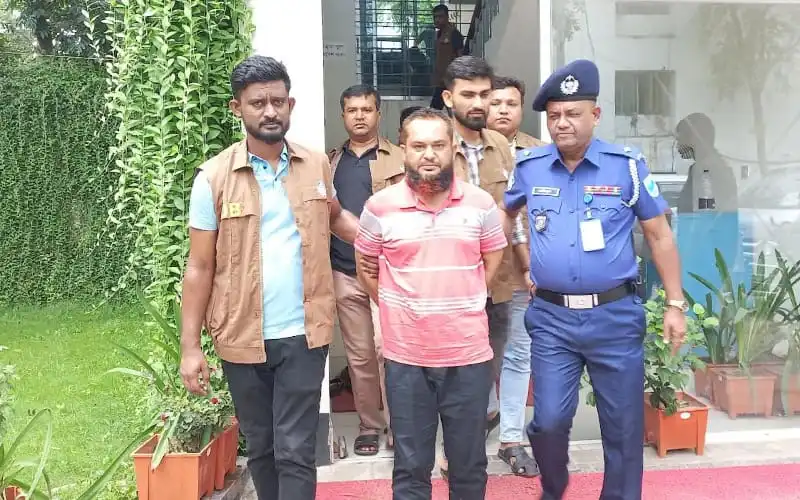 নিহত ব্যক্তির হত্যাকাণ্ডের আসামি গ্রেপ্তার, পুলিশ ও স্বজনরা. Channel i News - চ্যানেল আই নিউজ