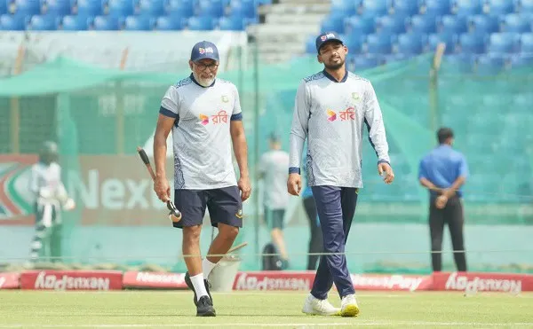 বাংলাদেশ ক্রিকেট দলের কোচ ও খেলোয়াড়রা অনুশীলনে অংশ নিচ্ছেন. Channel i News - চ্যানেল আই নিউজ