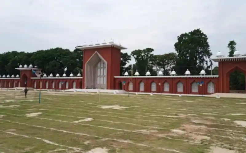 দিনাজপুর ঈদগাহ মাঠে উপমহাদেশের বৃহৎ ঈদের জামাতের জন্য প্রস্তুতি চলছে. Channel i News - চ্যানেল আই নিউজ