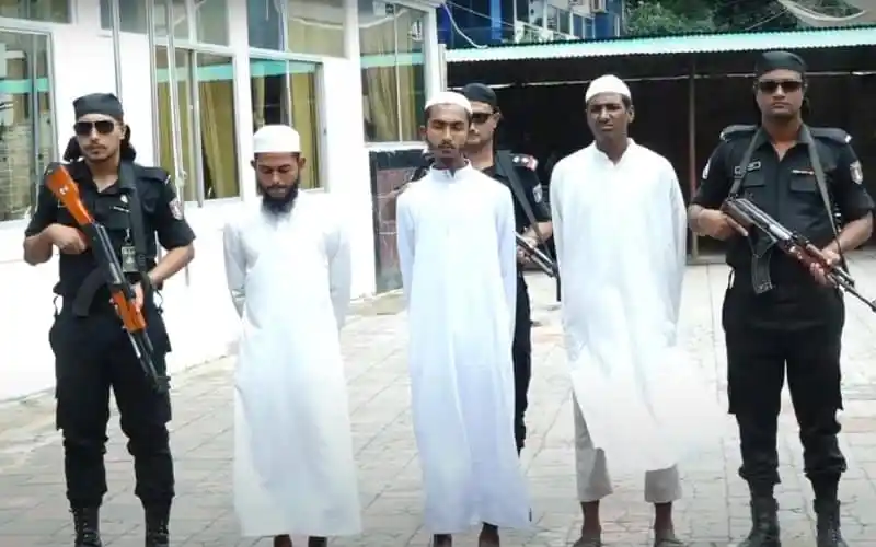 সন্ত্রাস বিরোধী অভিযানে গ্রেপ্তার তিন জঙ্গি সদস্যের ছবি. Channel i News - চ্যানেল আই নিউজ