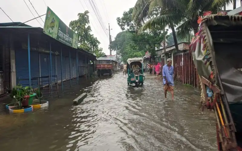 কুড়িগ্রাম শহরে ভারী বর্ষণে জলাবদ্ধতা সৃষ্টি. Channel i News - চ্যানেল আই নিউজ