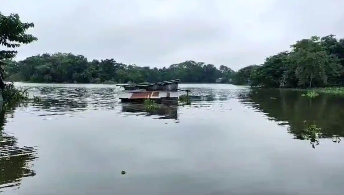 বন্যার পানিতে ডুবে গেছে গ্রাম ও বসতঘর. Channel i News - চ্যানেল আই নিউজ