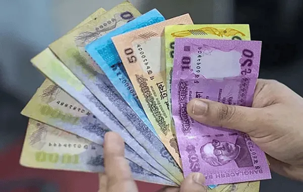 বাংলাদেশি টাকা ব্যাংকনোটের ছবি, বিভিন্ন denomination দেখানো. Channel i News - চ্যানেল আই নিউজ