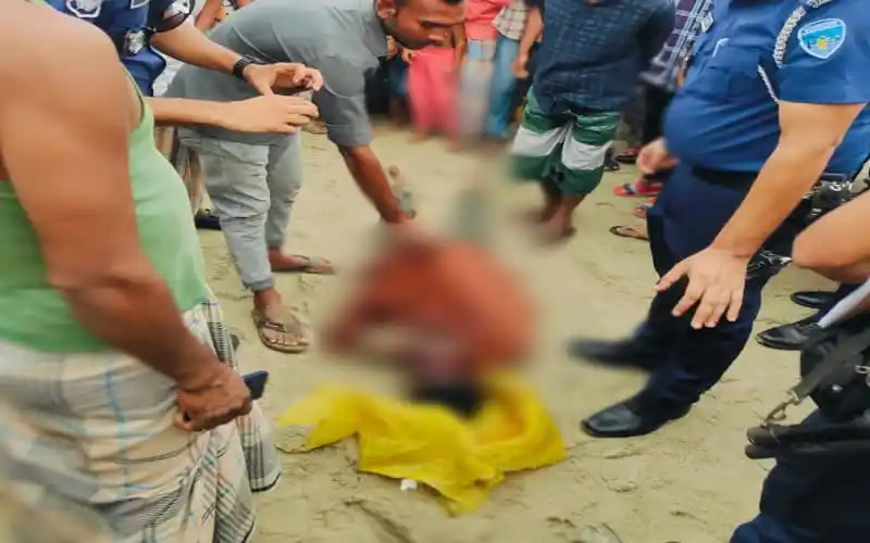 সৈকত থেকে কিশোরের মৃতদেহ উদ্ধার, পুলিশ ও স্থানীয়রা উপস্থিত. Channel i News - চ্যানেল আই নিউজ