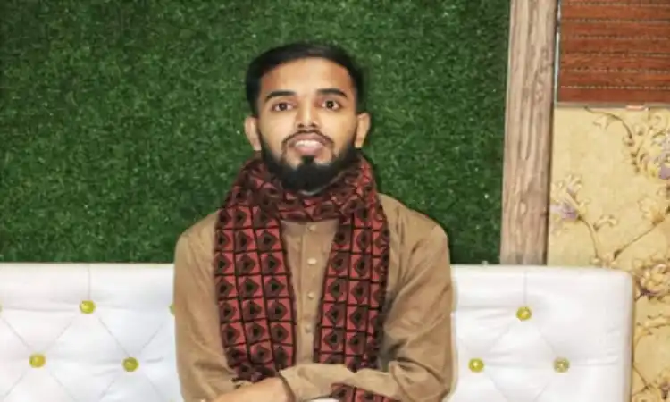 কুবিতে ছাত্রলীগ কর্মীকে অবাঞ্ছিত ঘোষণা বিষয়ক ছবি. Channel i News - চ্যানেল আই নিউজ