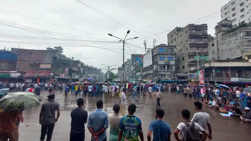 জবি ক্যাম্পাসে শিক্ষার্থীদের বিক্ষোভ ও মিছিলের দৃশ্য. Channel i News - চ্যানেল আই নিউজ