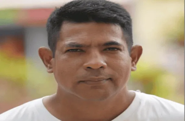 বাংলাদেশের একজন পুরুষের ছবি, স্বাভাবিক পটভূমিতে. Channel i News - চ্যানেল আই নিউজ
