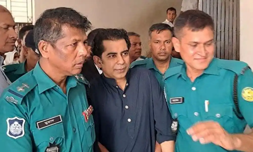 আন্দালিব রহমান পার্থসহ পুলিশ কর্মকর্তাদের ছবি. Channel i News - চ্যানেল আই নিউজ