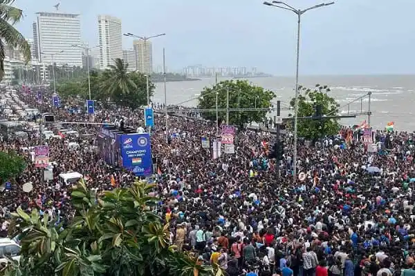 চ্যানেল আই অনলাইন, ১৩ নং ফেকু ওস্তাগার লেনের বিশেষ প্রদর্শনী. Channel i News - চ্যানেল আই নিউজ