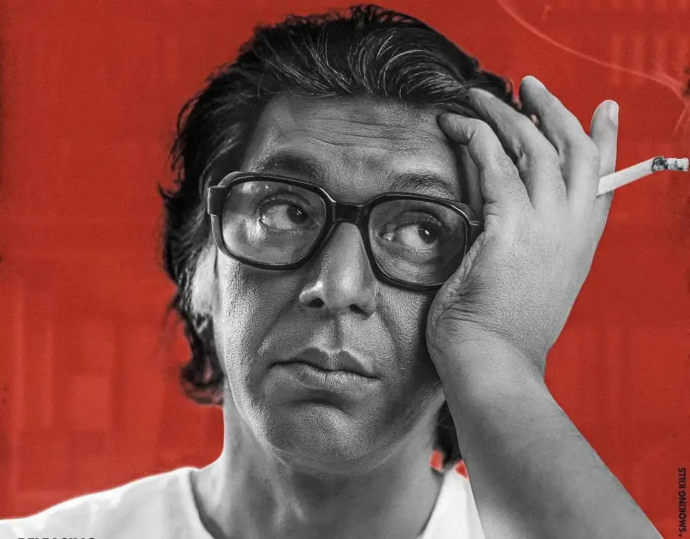 বুদ্ধিজীবী একজন মহিলার ছবি, চশমা পরা, ভাবনায় মনোযোগী. Channel i News - চ্যানেল আই নিউজ