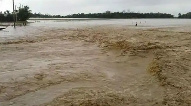 নদ-নদীর পানি বেড়ে দেশের বিভিন্ন অঞ্চলে বন্যার আশঙ্কা. Channel i News - চ্যানেল আই নিউজ