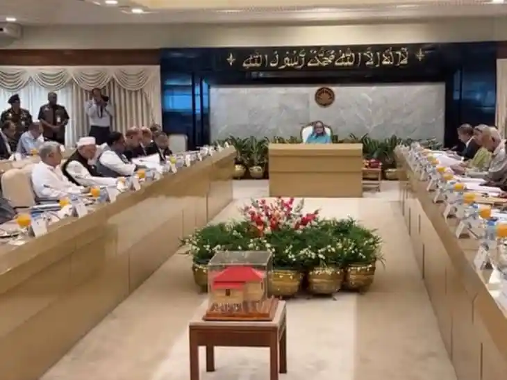 প্রধানমন্ত্রীর কার্যালয়ে মন্ত্রিসভার প্রথম বৈঠক অনুষ্ঠিত. Channel i News - চ্যানেল আই নিউজ
