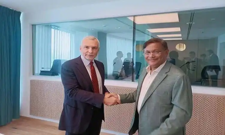 বাংলাদেশ ও ইইউ প্রতিনিধিরা সাক্ষাৎ করে চুক্তি স্বাক্ষর. Channel i News - চ্যানেল আই নিউজ