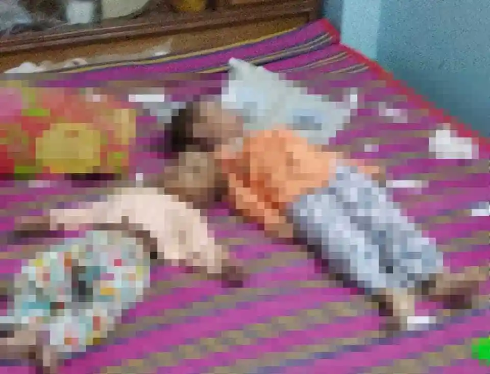 শিশু সন্তানদের গলা টিপে হত্যা করেছেন মা, ঘটনাস্থলে পুলিশ ও পরিবার. Channel i News - চ্যানেল আই নিউজ
