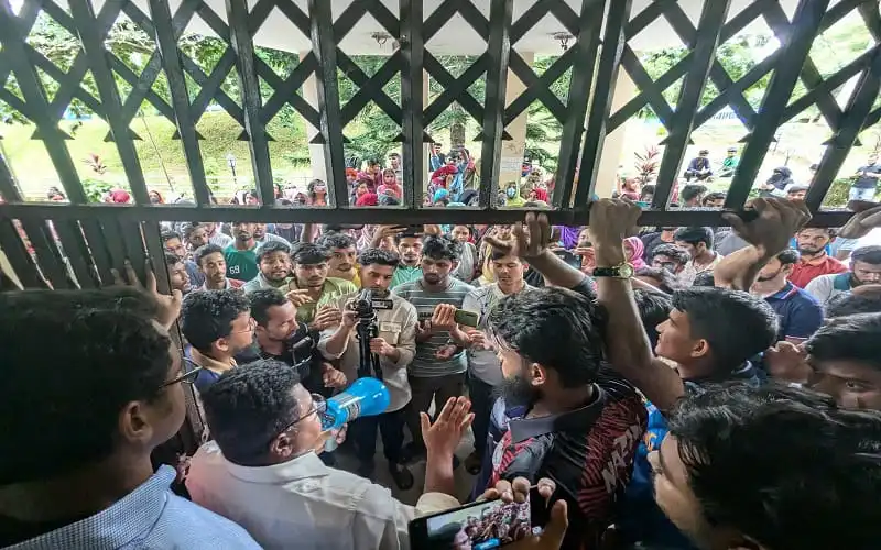 কুবি শিক্ষার্থীদের আন্দোলন, দাবি ও সমাবেশের ছবি. Channel i News - চ্যানেল আই নিউজ