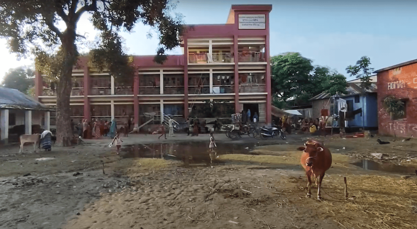 বন্যার কারণে জলাবদ্ধতা ও দুর্ভোগের ছবি, গ্রাম্য পরিবেশ. Channel i News - চ্যানেল আই নিউজ