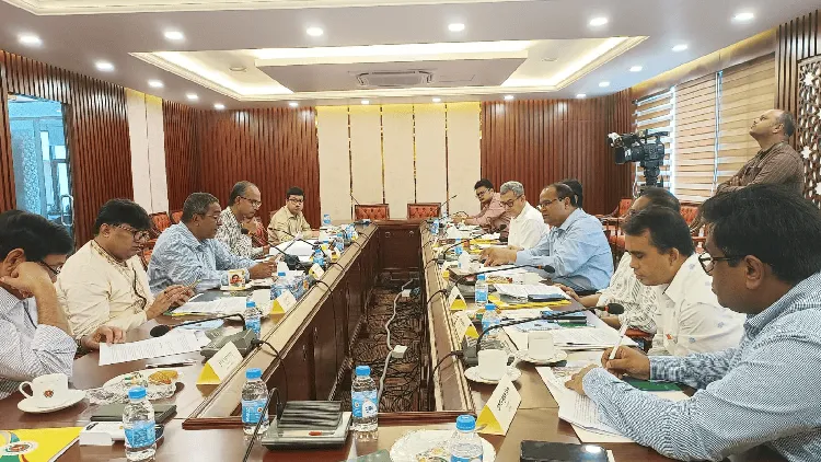 বনভূমি রক্ষায় সরকারি কর্মকর্তাদের আলোচনা সভা. Channel i News - চ্যানেল আই নিউজ