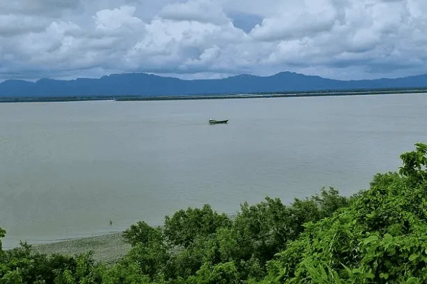 কক্সবাজারের সমুদ্র সৈকত ও পাহাড়ের দৃশ্য. Channel i News - চ্যানেল আই নিউজ