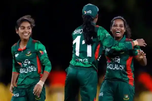 বাংলাদেশ নারী ক্রিকেট দলের খেলোয়াড়রা জয়ের আনন্দে উল্লসিত. Channel i News - চ্যানেল আই নিউজ
