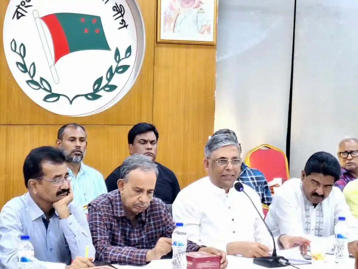 নির্বাচনী সভায় বক্তারা বক্তব্য দিচ্ছেন, বাংলাদেশি রাজনৈতিক নেতা. Channel i News - চ্যানেল আই নিউজ