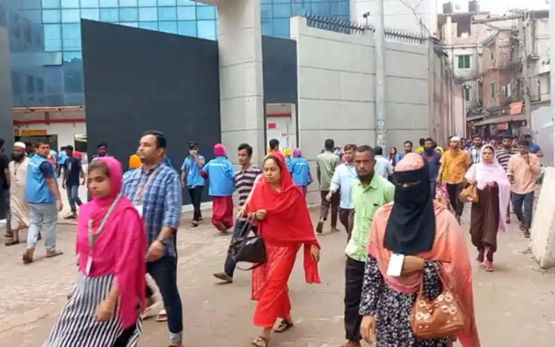 বাংলাদেশের শহরে মানুষজনের জনসমাগম, কারফিউ শিথিলের পর. Channel i News - চ্যানেল আই নিউজ