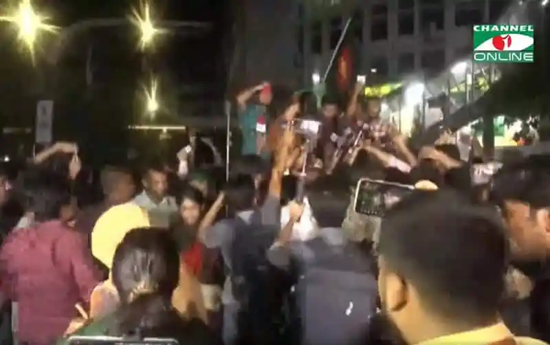 শাহবাগে কোটাবিরোধীদের সমাবেশ ও প্রতিবাদ. Channel i News - চ্যানেল আই নিউজ
