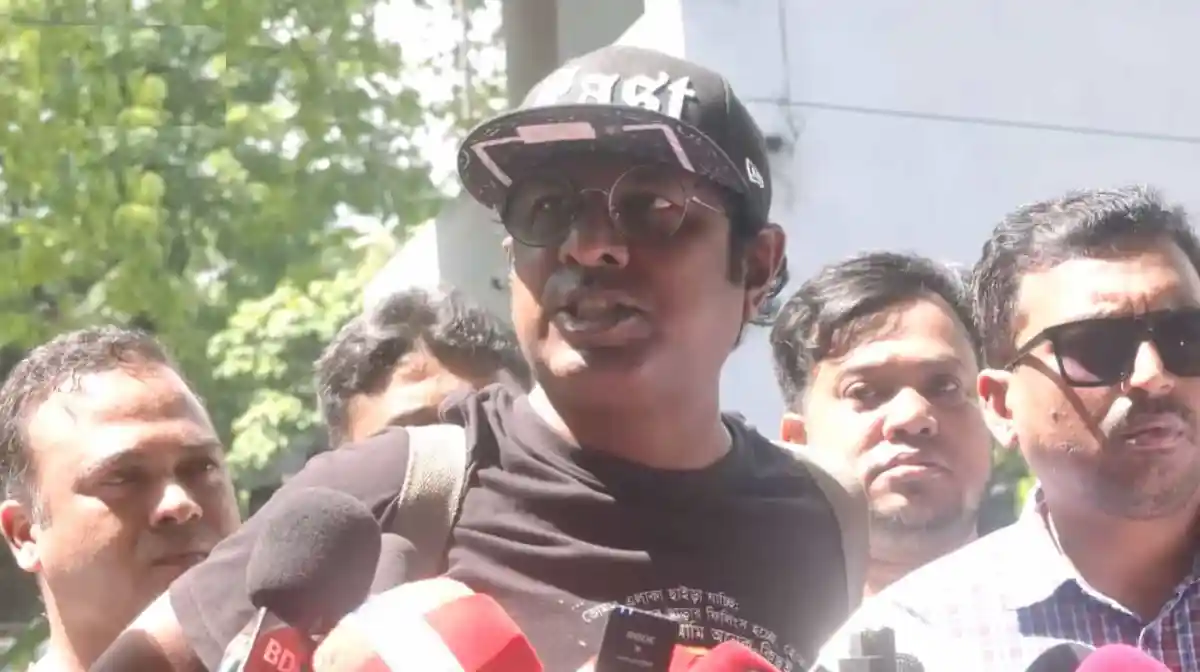 মারজুক রাসেল ডিবি কার্যালয়ে সাংবাদিকদের সাথে কথা বলছেন. Channel i News - চ্যানেল আই নিউজ