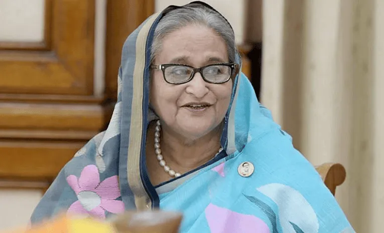 প্রধানমন্ত্রী শেখ হাসিনা হাস্যোজ্জ্বল মুখে সাক্ষাৎকারে অংশগ্রহণ করছেন. Channel i News - চ্যানেল আই নিউজ
