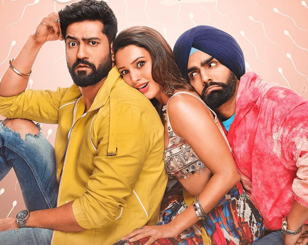 ভিকির 'ব্যাড নিউজ' সিনেমার মূল চরিত্রের তিন অভিনেতা ছবি।. Channel i News - চ্যানেল আই নিউজ