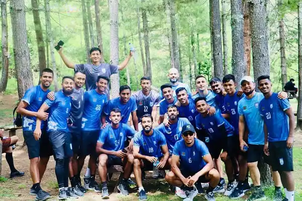 ভুটানে হাইকিং করে জামালরা প্রকৃতির মাঝে আনন্দ উপভোগ করছে. Channel i News - চ্যানেল আই নিউজ