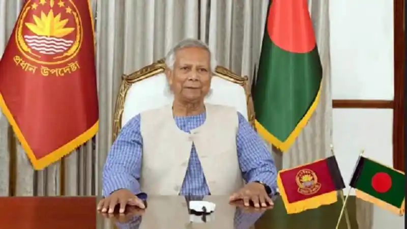 প্রধান উপদেষ্টার সঙ্গে বঙ্গবন্ধু পরিষদের ছবি, বাংলাদেশ ও বাংলাদেশের পতাকা দেখা যাচ্ছে. Channel i News - চ্যানেল আই নিউজ