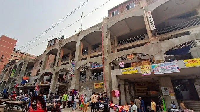 গুলিস্তানে জনসমাগম, দোকান ও ভবন, চাঁদাবাজির অবস্থা. Channel i News - চ্যানেল আই নিউজ