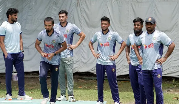 বাংলাদেশ ক্রিকেট দলের খেলোয়াড়রা অনুশীলনে অংশগ্রহণ করছে. Channel i News - চ্যানেল আই নিউজ
