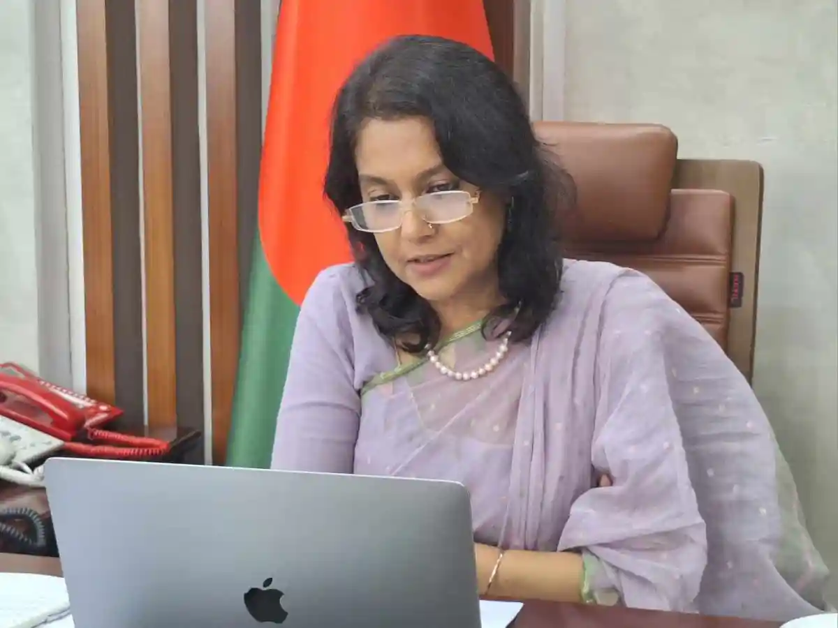 রিজওয়ানা হাসান প্লাস্টিক দূষণ রোধে বৈশ্বিক চুক্তির জন্য অনলাইনে আলোচনা করছেন. Channel i News - চ্যানেল আই নিউজ