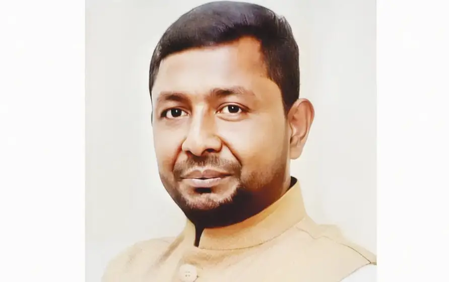 নিরাপত্তা বাহিনীর হাতে গ্রেফতার শ্রমিক লীগ নেতা হত্যাকারী. Channel i News - চ্যানেল আই নিউজ