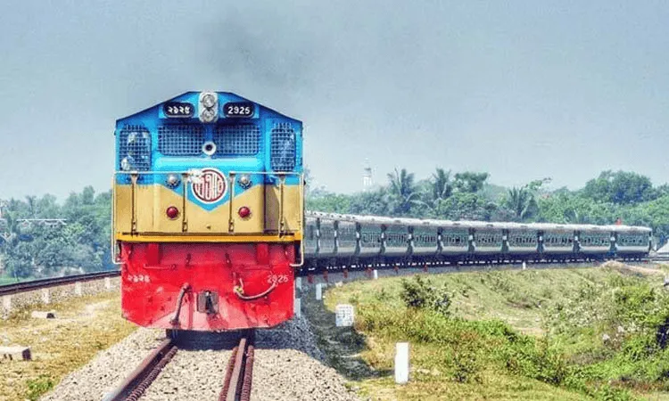 বাংলাদেশে ট্রেন চলাচল শুরু, দ্রুত ও নিরাপদ পরিবহন ব্যবস্থা. Channel i News - চ্যানেল আই নিউজ