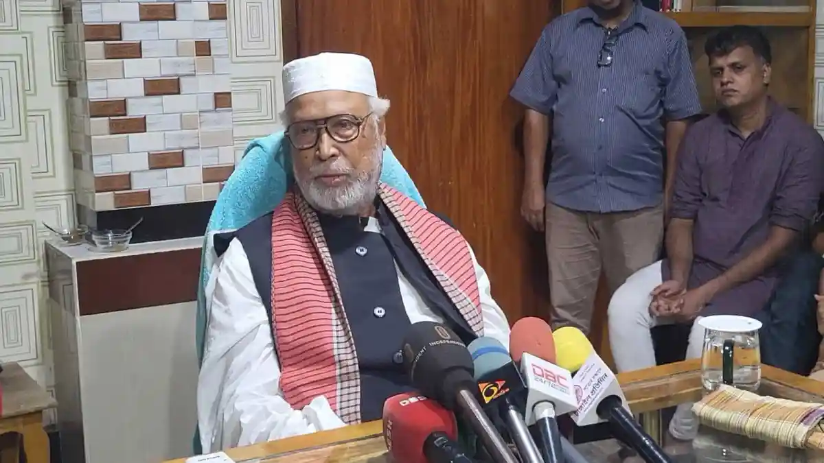 নেতা ড. ইউনূস সংবাদ সম্মেলনে বক্তব্য দিচ্ছেন. Channel i News - চ্যানেল আই নিউজ