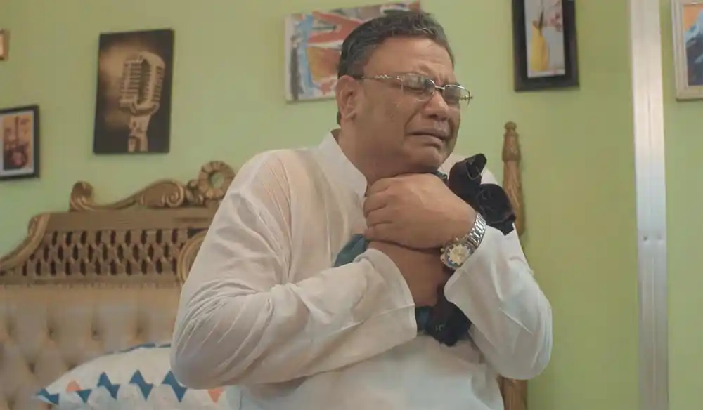 অভিনেতা ‘ফেরারি সুখ’ নাটকের দৃশ্যে আবেগপ্রবণ, বিটিভি সম্প্রচার. Channel i News - চ্যানেল আই নিউজ