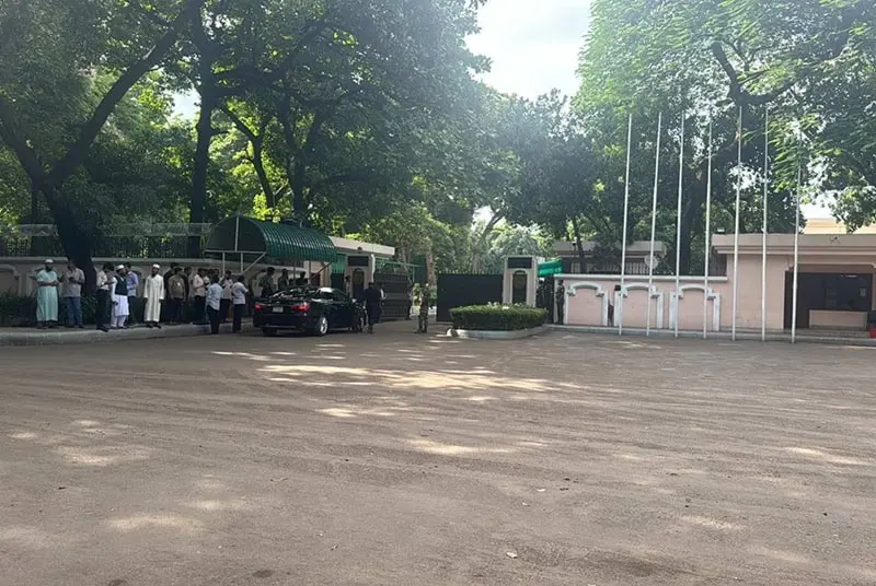 রাজনৈতিক আলোচনা শুরুতে প্রধান উপদেষ্টার সঙ্গে দলগুলোর বৈঠক. Channel i News - চ্যানেল আই নিউজ