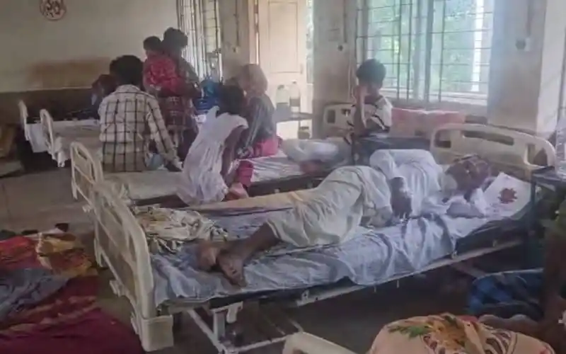 বন্যায় ফেনীর হাসপাতালে বিদ্যুৎ না থাকায় শিশুরা মোমের আলোতে জন্ম নিচ্ছে. Channel i News - চ্যানেল আই নিউজ