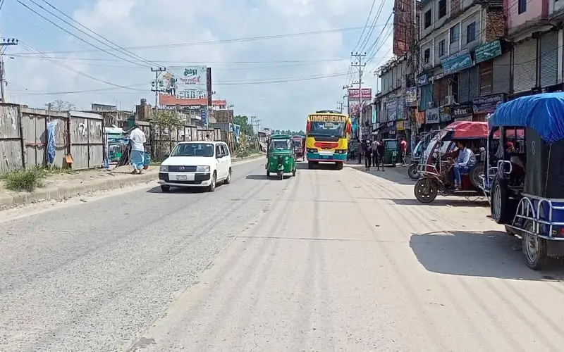 বঙ্গবন্ধু সেতু মহাসড়কে যানবাহনের চলাচল বৃদ্ধি, ট্রাক, অটো রিকশা ও ব্যক্তিগত গাড়ি. Channel i News - চ্যানেল আই নিউজ