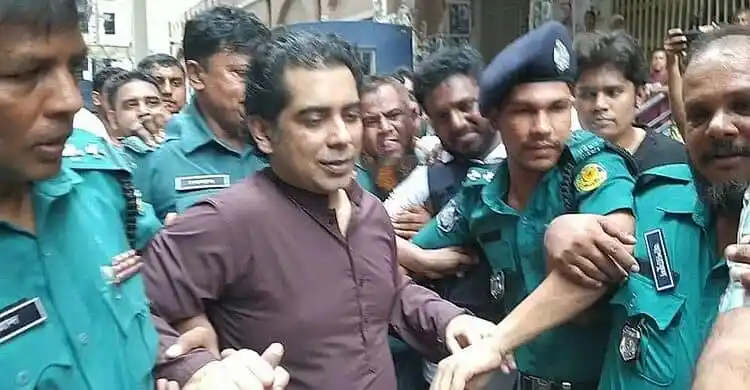 আন্দালিব রহমান পার্থকে কারাগারে নিয়ে যাওয়া হচ্ছে, পুলিশ ও আইনশৃঙ্খলা বাহিনী উপস্থিত. Channel i News - চ্যানেল আই নিউজ