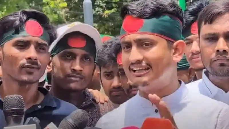 জনতা ও পুলিশ মুখোমুখি, প্রতিবাদ ও সমর্থন প্রকাশ. Channel i News - চ্যানেল আই নিউজ